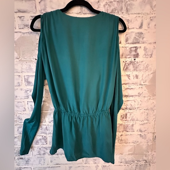The Addison Story | Teal Green Cut Out Shoulder Silk Tunic - Picture 10 of 14